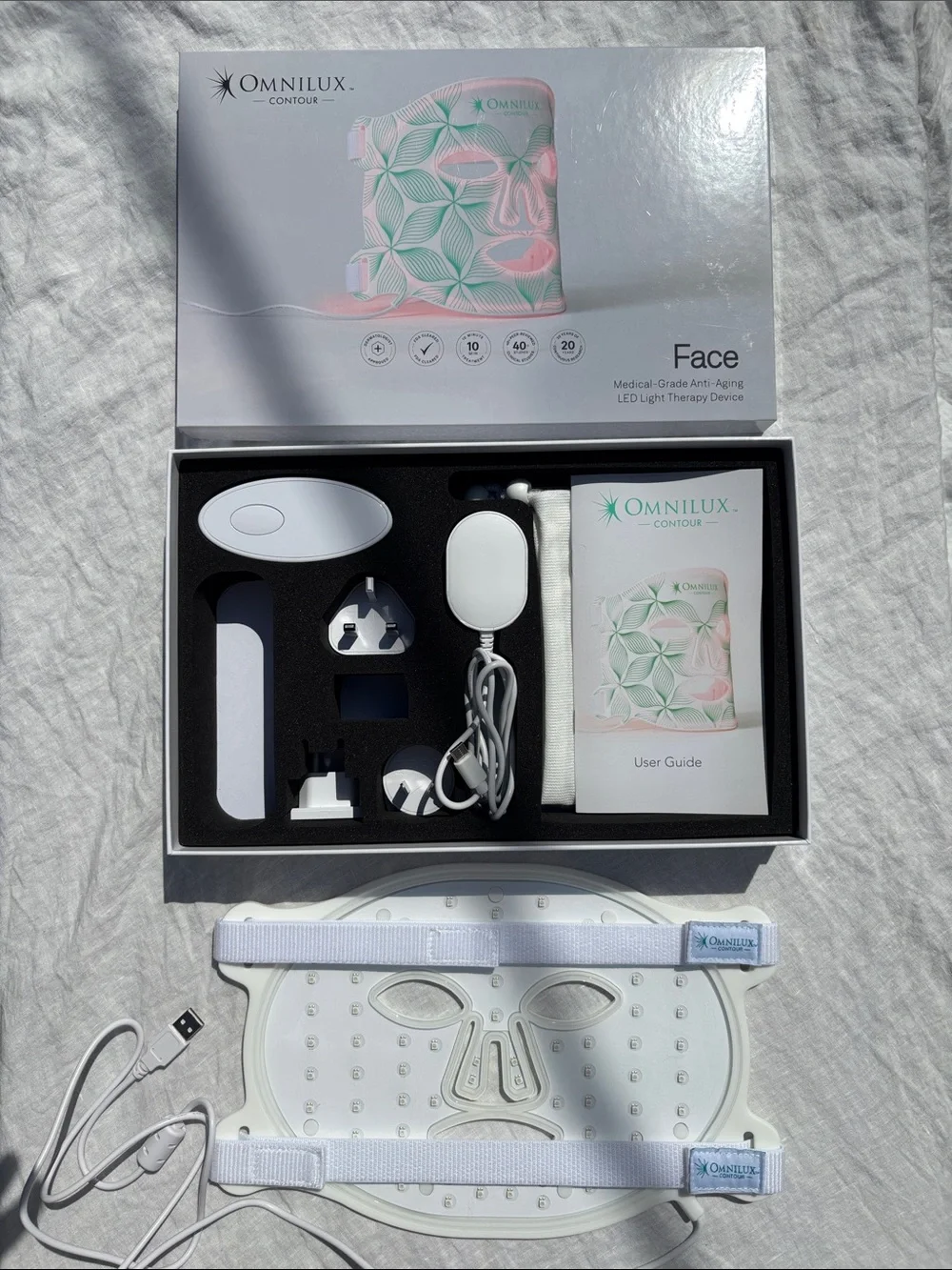 Omnilux Contour Face LED Light Therapy Mask – Excellent Condition